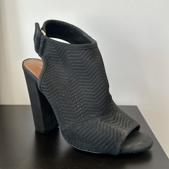 ALDO Women's Lovialla Black Nubuck Heels EUC - Picture 3 of 6